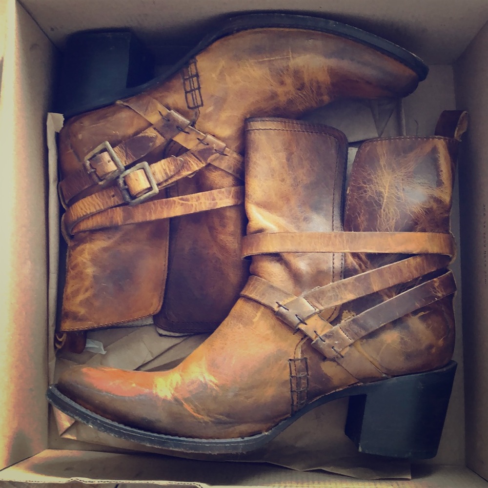 FREE BIRD By Steven Madden Saint Bootie